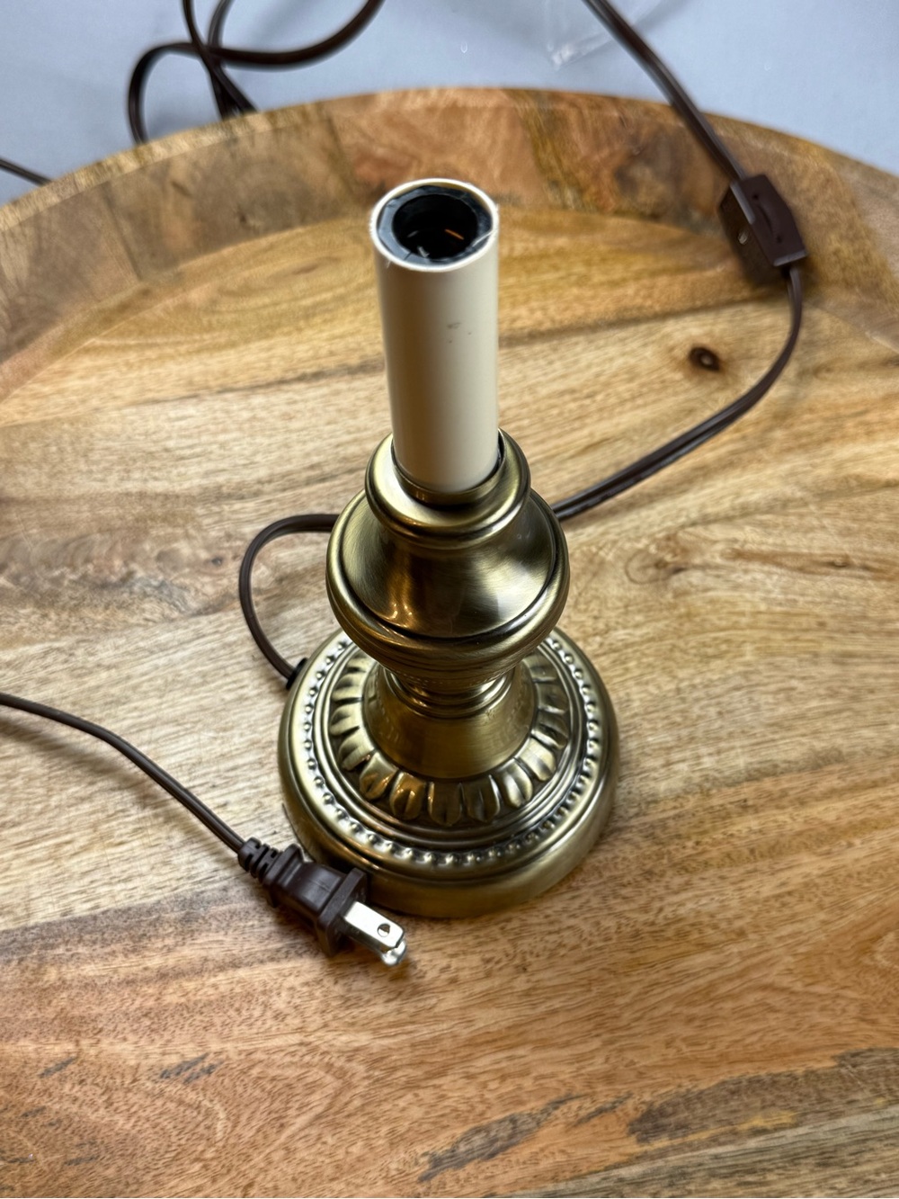 Vintage Brass Tone Candlestick Accent Lamp Traditional Cottage Decor